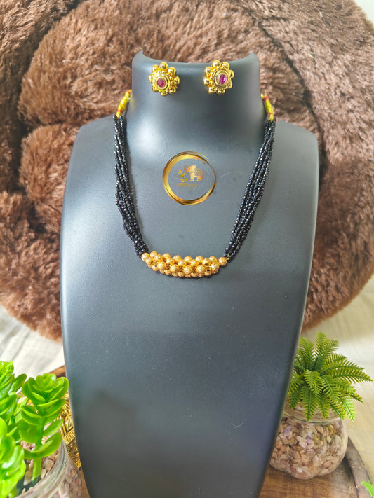 Traditional Tushi Necklace Set with black Hydro Beads & Gold-Toned Accents BTU06